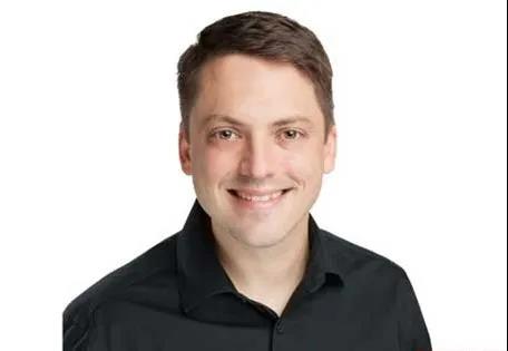 Silicon Labs首席技術官兼技術與產品開發高級副總裁Daniel Cooley