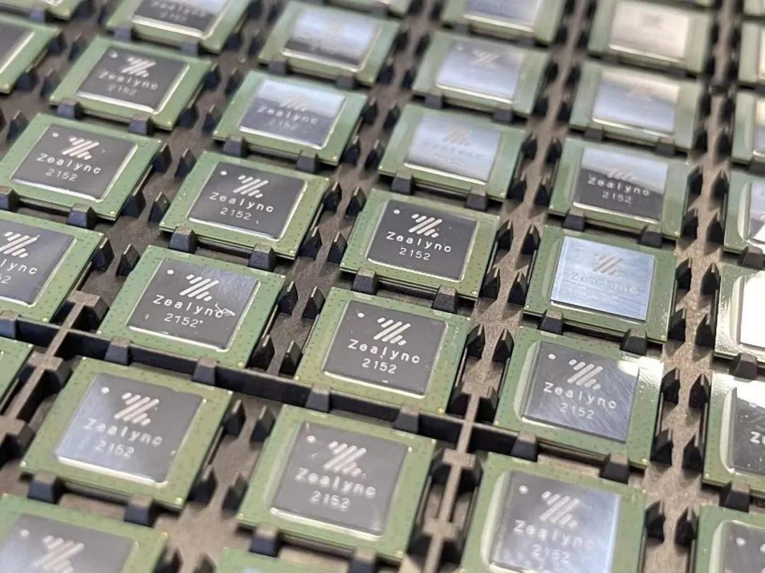 力通通信發布國內首款高性能 5G 射頻收發器芯片 B20