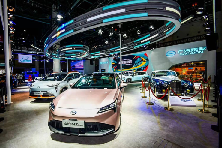 小鵬 P5 如何重新定義「智能家轎」?丨多維度對比評測