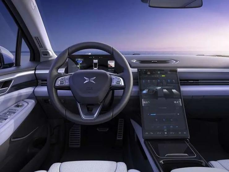 小鵬 P5 如何重新定義「智能家轎」?丨多維度對比評測