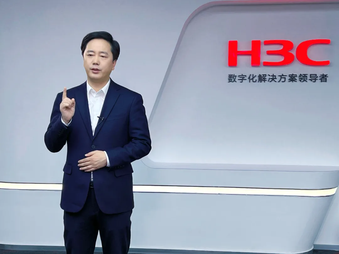 新華三集團副總裁、智慧城市總架構師 張鵬 新華三集團副總裁、智慧城市總架構師 張鵬