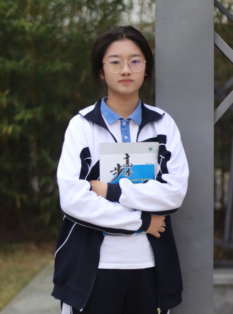 高二學生發明“防誤踩油門智能控制系統”,獲國際發明金獎