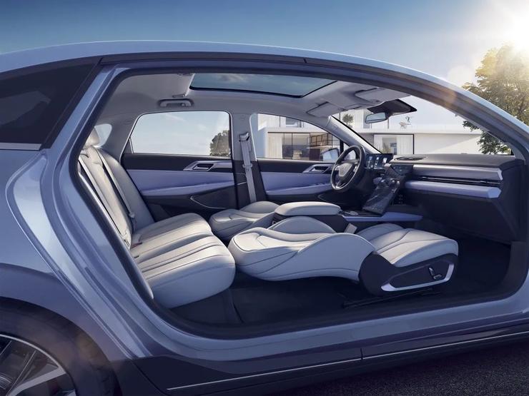 小鵬 P5 如何重新定義「智能家轎」?丨多維度對比評測