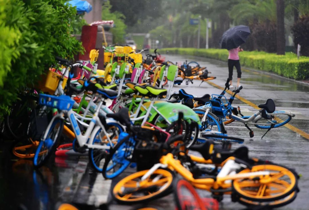 智能物聯網神器現身上海街頭,再也不怕亂停共享單車了……