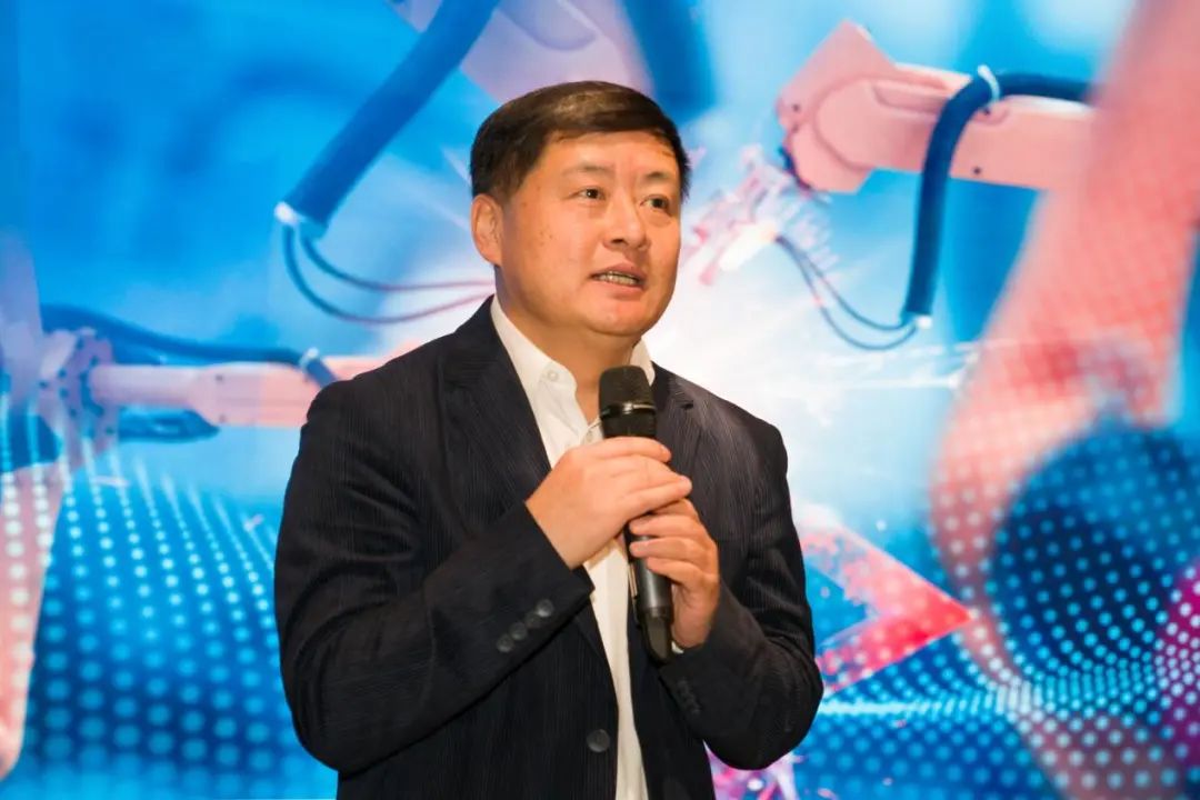 新華三集團副總裁、解決方案部總裁 李立 新華三集團副總裁、解決方案部總裁 李立