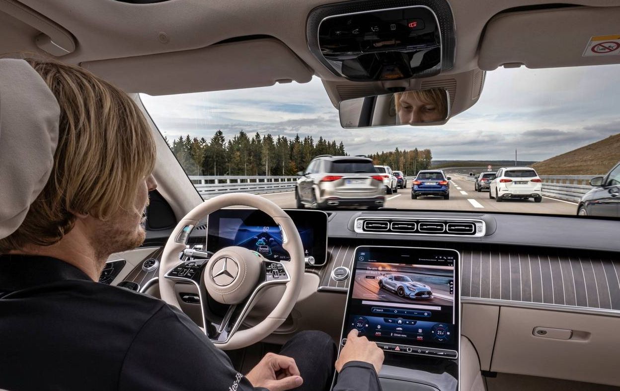 全球首個認證L3級自動駕駛！奔馳官方放狠話：出了事故“算我的”