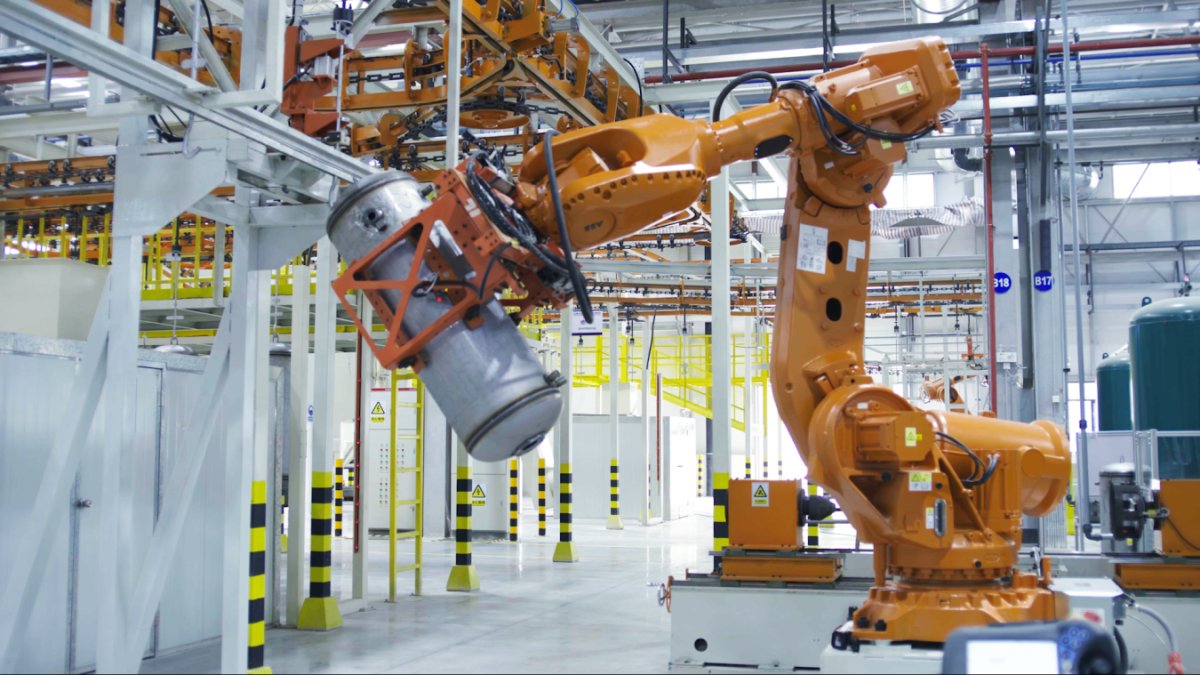 坐擁四座全球“燈塔工廠”海爾“四個第一”照亮智能制造未來