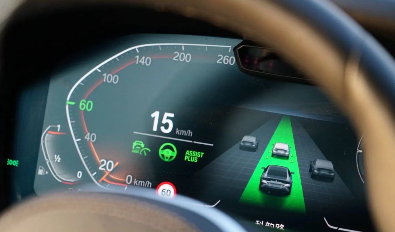 全球首個認證L3級自動駕駛！奔馳官方放狠話：出了事故“算我的”