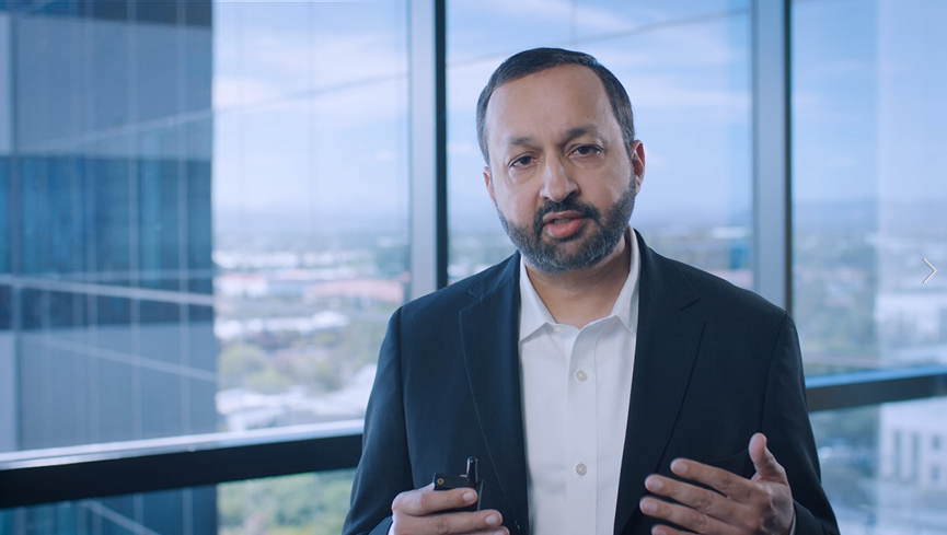 高通產品管理副總裁Ziad Asghar發表演講