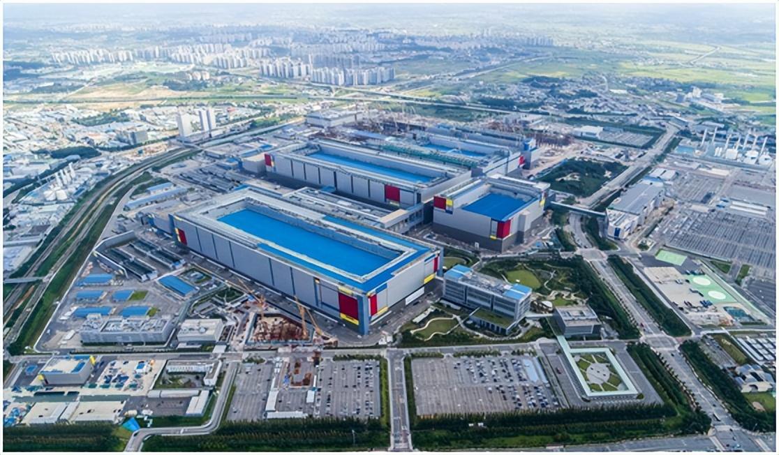 在美國大幅限制芯片技術向中國出口之際,三星希望在中美之間尋求雙贏方案 在美國大幅限制芯片技術向中國出口之際,三星希望在中美之間尋求雙贏方案