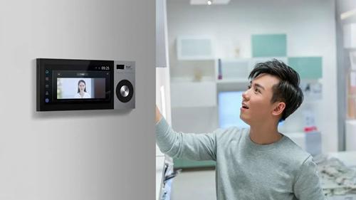 通過智慧家庭中控屏足不出戶為訪客解鎖小區門禁和一鍵召梯 通過智慧家庭中控屏足不出戶為訪客解鎖小區門禁和一鍵召梯