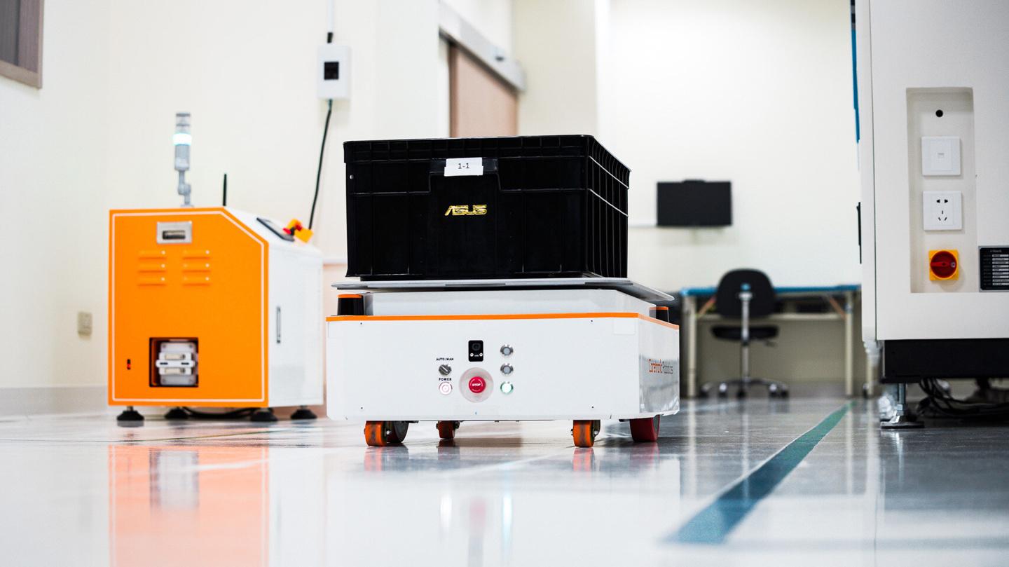 華碩開設首個 AI 智能工廠:采用 3D 數字孿生、AR、機器人等技術 華碩開設首個 AI 智能工廠:采用 3D 數字孿生、AR、機器人等技術