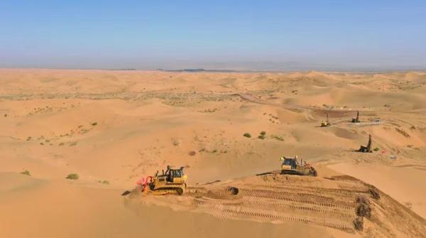 全國規模最大的沙漠光伏基地開工 全國規模最大的沙漠光伏基地開工