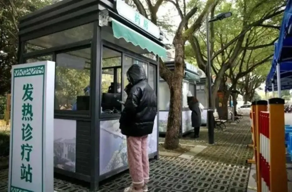 被迫下崗的“核酸亭”和“電子哨兵”,如何再就業? 被迫下崗的“核酸亭”和“電子哨兵”,如何再就業?