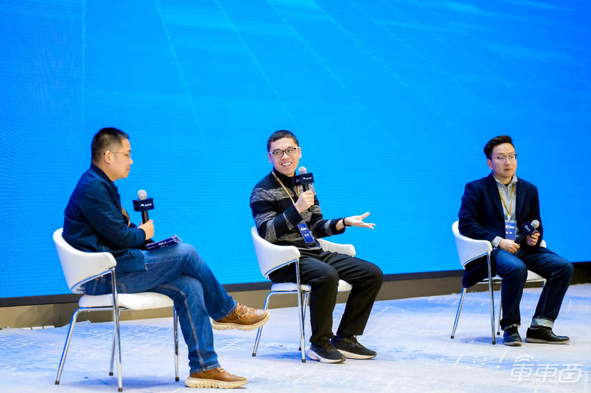 端到端智駕燃爆中關村！2025首場自動駕駛峰會圓滿落幕，清華李升波教授、理想智駕一號位給出研判