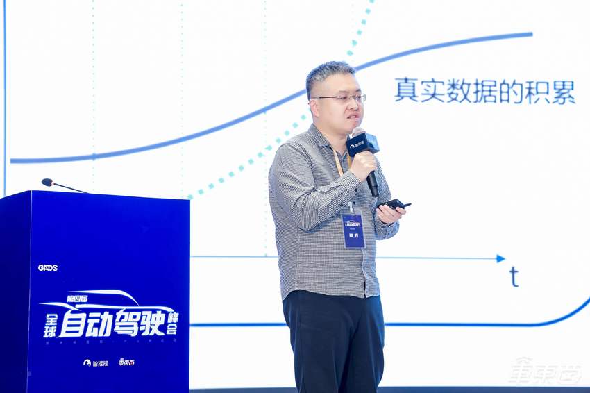 端到端智駕燃爆中關村！2025首場自動駕駛峰會圓滿落幕，清華李升波教授、理想智駕一號位給出研判