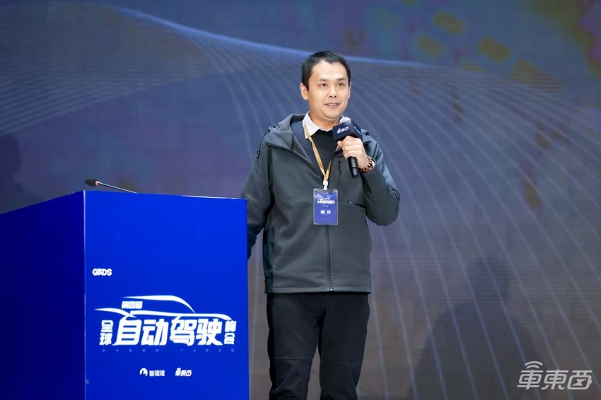 端到端智駕燃爆中關村！2025首場自動駕駛峰會圓滿落幕，清華李升波教授、理想智駕一號位給出研判