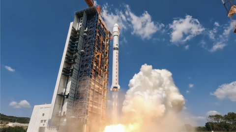 我國首款柔性太陽翼衛星成功發射：銀河航天靈犀03星，驗證低軌寬帶衛星通信