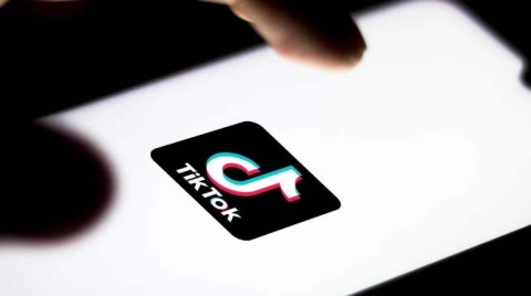不敵TikTok？扎克伯格預警Meta今年收入放緩