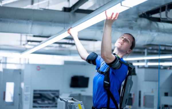 德國制造商推出全新改進的上肢輔助外骨骼