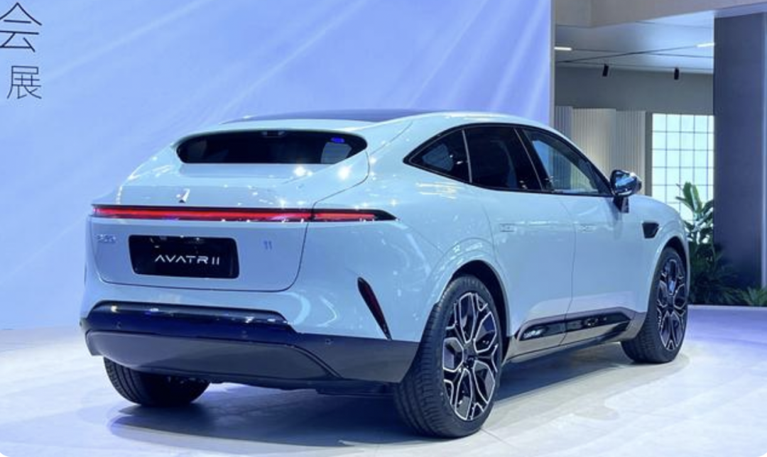 阿維塔11實車首發亮相 華為雙電機加持 阿維塔11實車首發亮相 華為雙電機加持